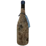 Mar de Batea Negre underwater-aged Garnacha Peluda wine, Terra Alta, bottle with natural sea encrustations.